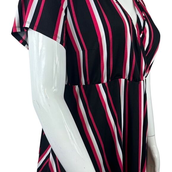 Torrid multi vertical strip wrap top size 2X - Picture 6 of 8
